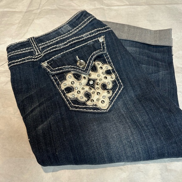 L.A. Idol Blue Ankle Cropped Jeans with Embroidered Detail - Picture 10 of 10